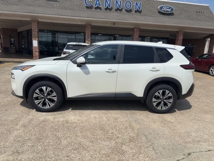 2023 Nissan Rogue SV photo 1