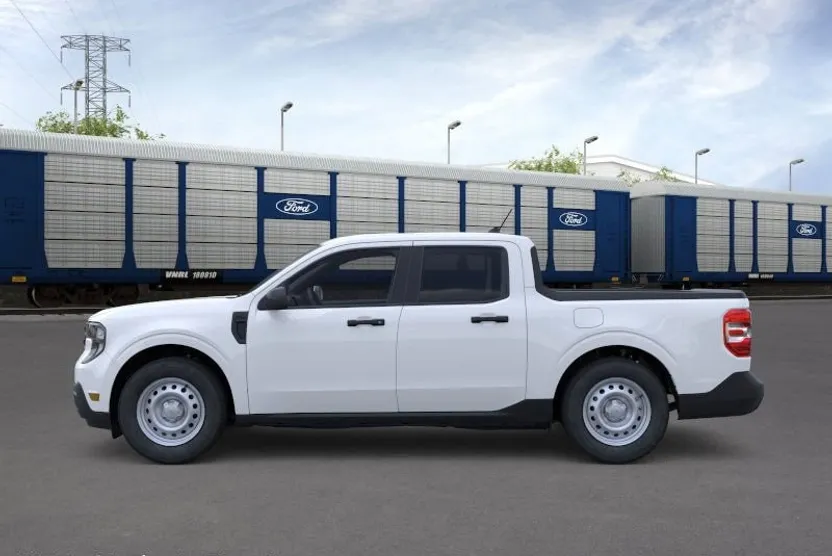 2025 Ford Maverick XL photo 1