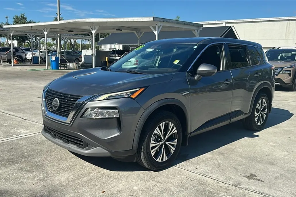 2021 Nissan Rogue SV photo 1