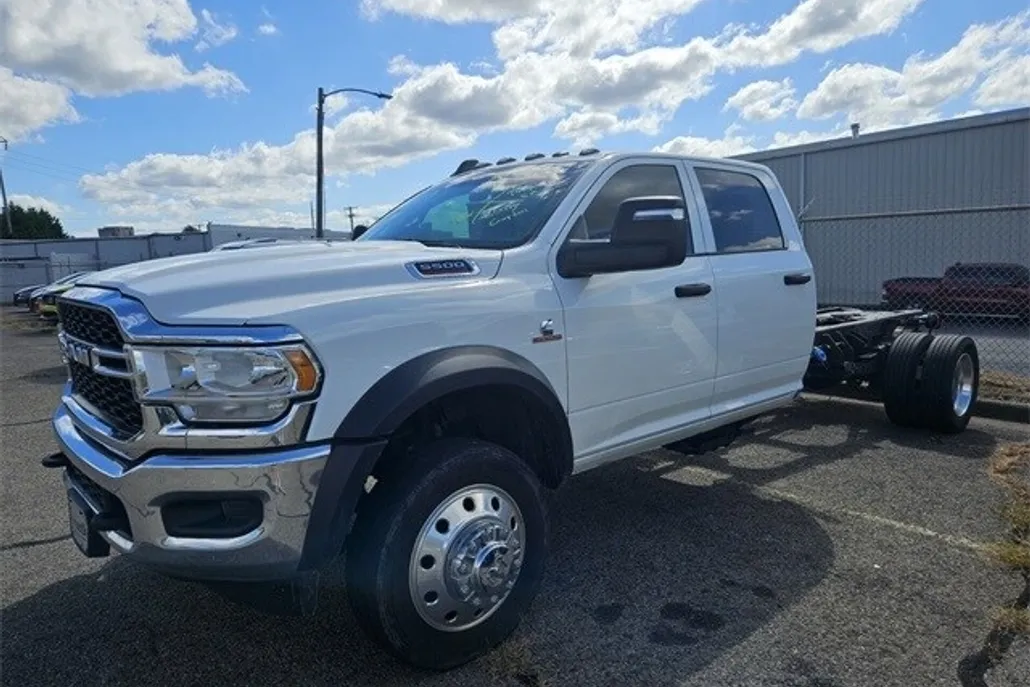 2024 Ram 5500 photo 1