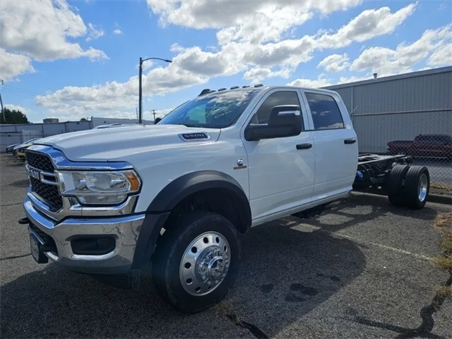 2024 Ram 5500 photo 1