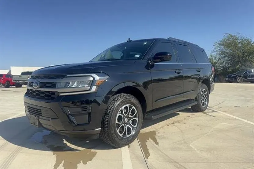 2024 Ford Expedition XLT photo 1
