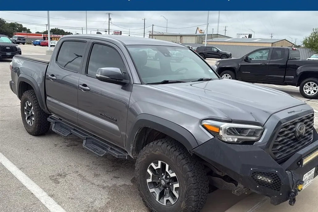 2021 Toyota Tacoma TRD photo 1