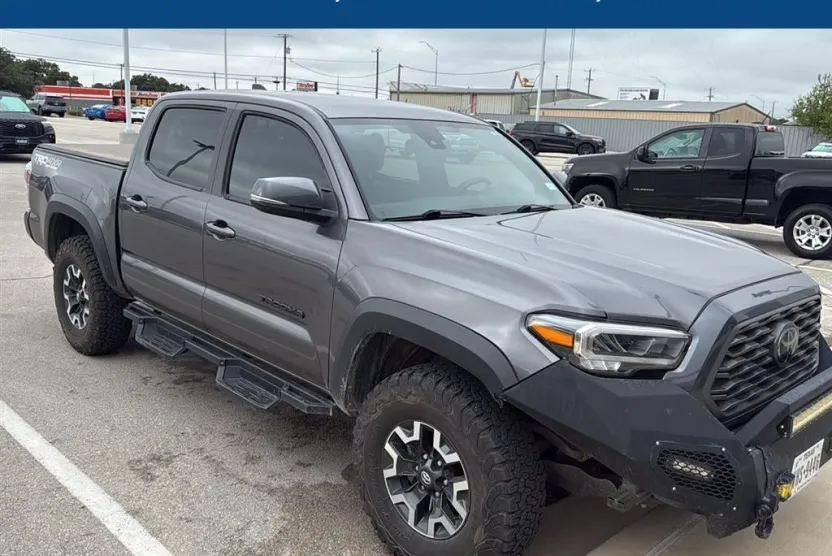 2021 Toyota Tacoma TRD photo 1