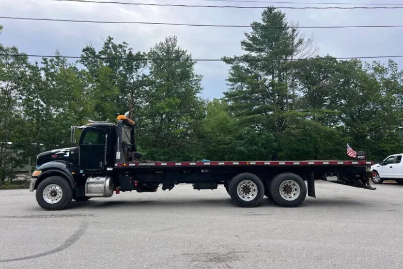 2008 Peterbilt 340 photo 1