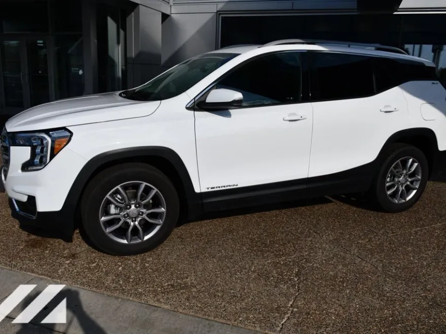 2024 Gmc Terrain SLT photo 1