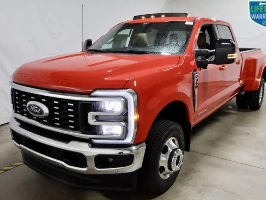 2025 Ford F-350 Lariat photo 1