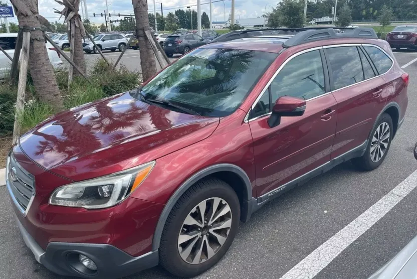 2017 Subaru Outback 3.6R Limited photo 1