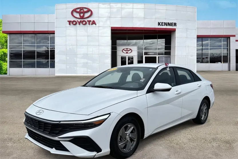 2024 Hyundai Elantra SE photo 1