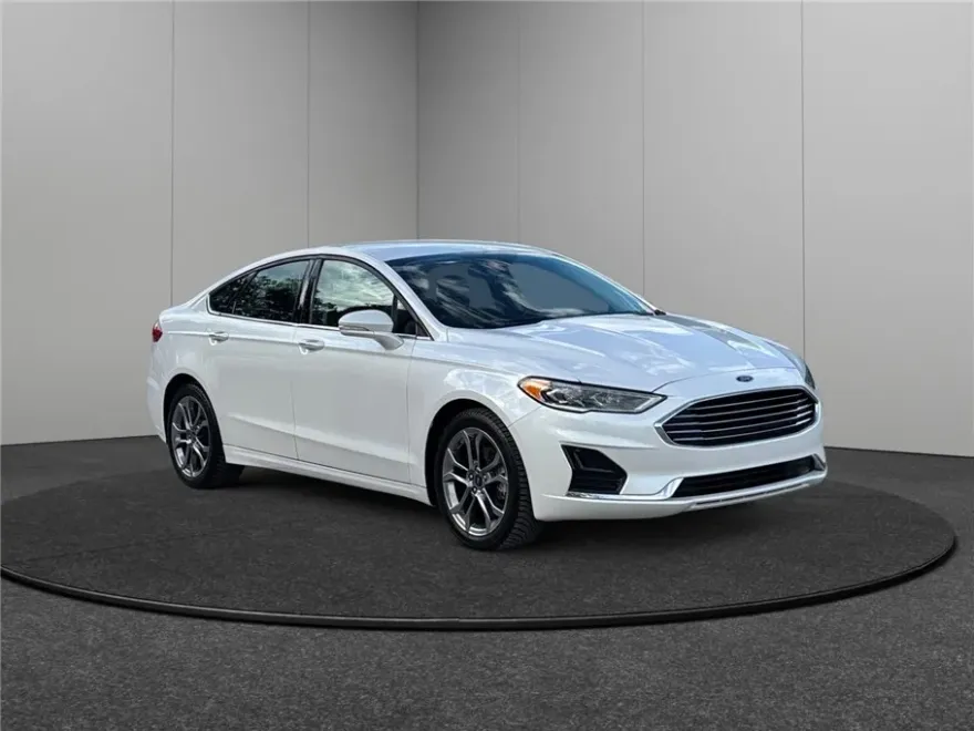 2020 Ford Fusion SEL photo 1