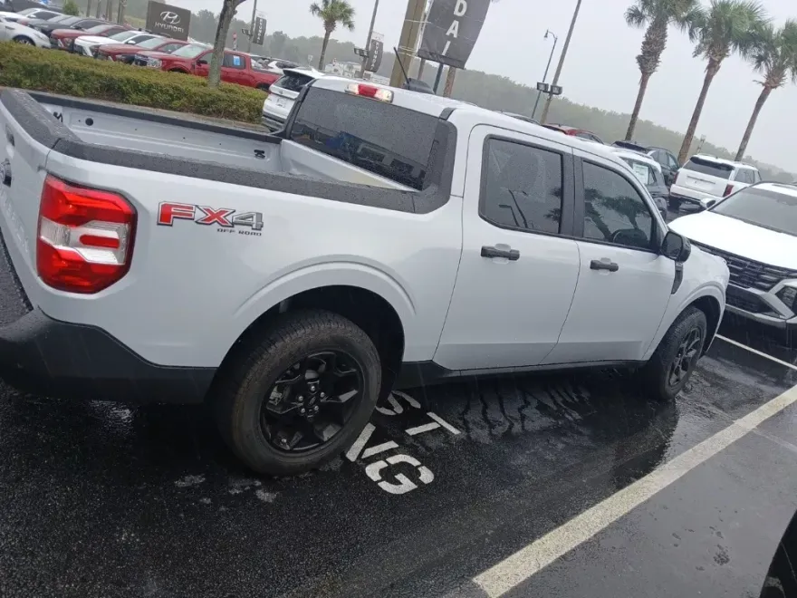 2025 Ford Maverick XLT photo 1