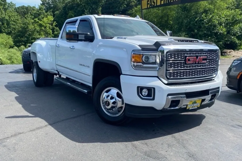 2019 Gmc Sierra 3500 Denali photo 1