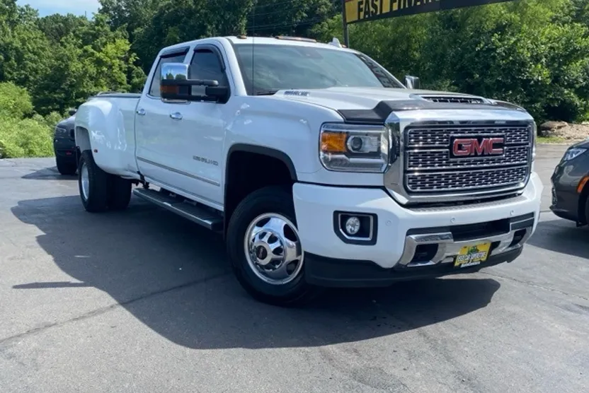 2019 Gmc Sierra 3500 Denali photo 1