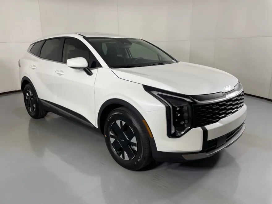 2026 Kia Sportage Hybrid LX photo 1