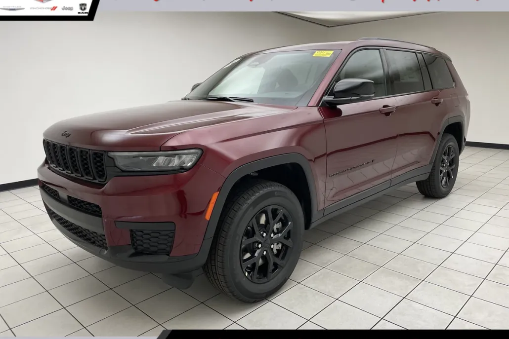 2025 Jeep Grand Cherokee Altitude photo 1