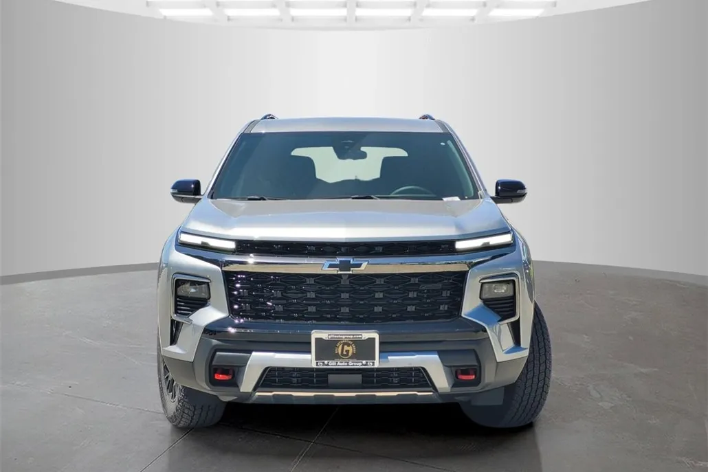 2025 Chevrolet Traverse Z71 photo 1