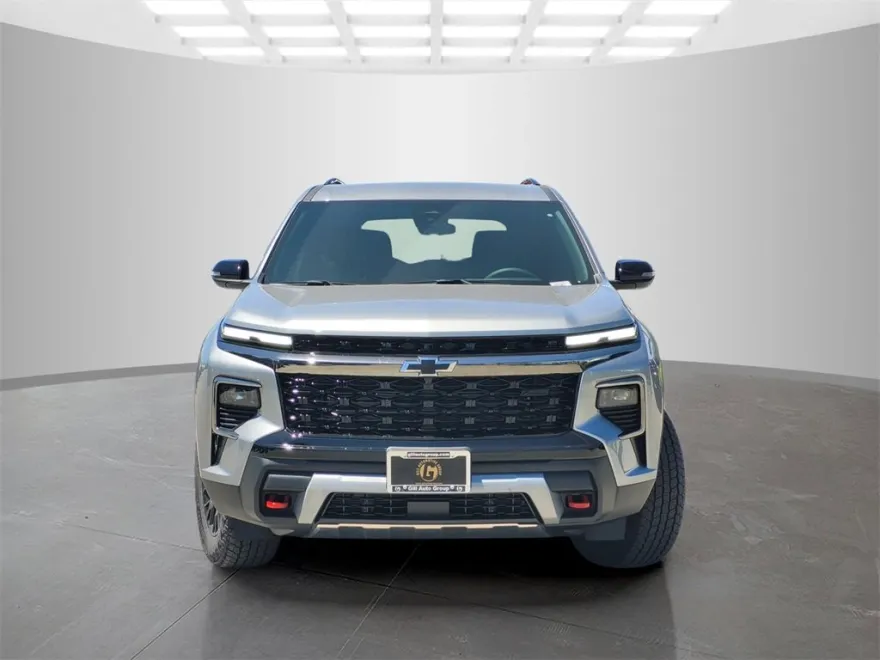2025 Chevrolet Traverse Z71 photo 1