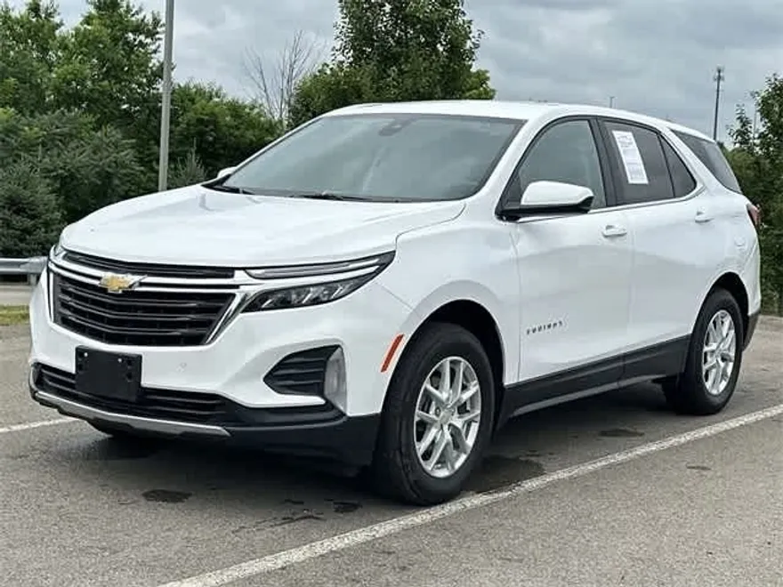 2022 Chevrolet Equinox LT photo 1