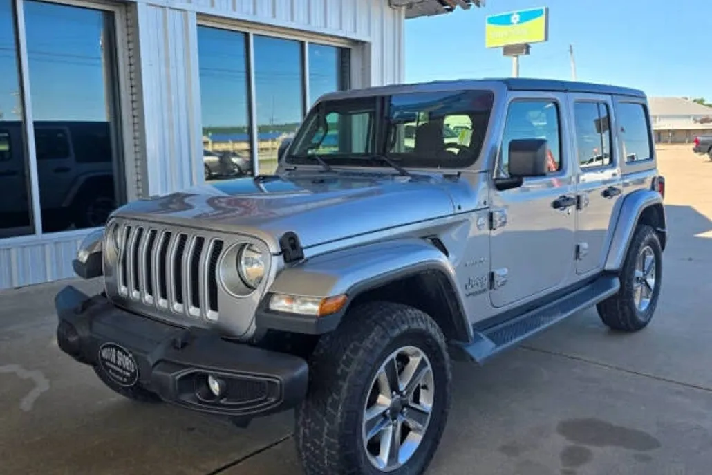 2020 Jeep Wrangler Unlimited Sahara photo 1