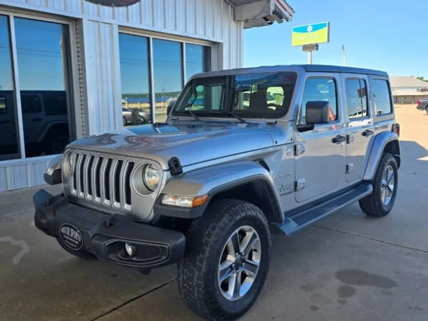2020 Jeep Wrangler Unlimited Sahara photo 1