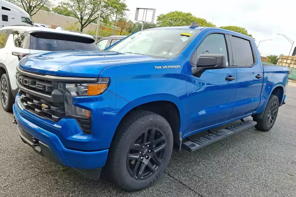 2023 Chevrolet Silverado 1500 Custom photo 1