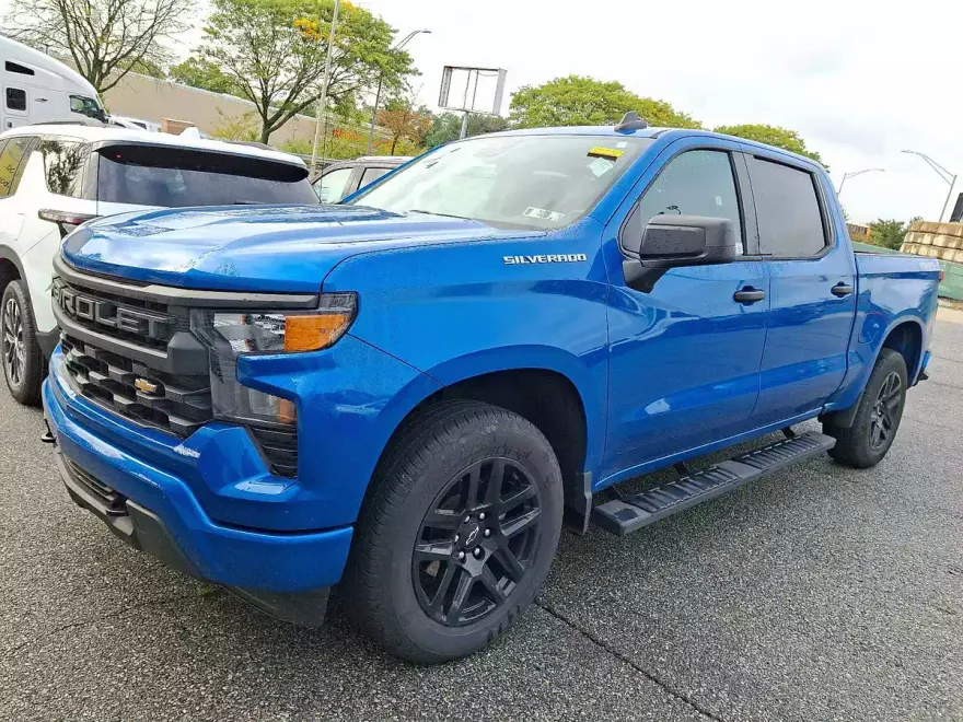 2023 Chevrolet Silverado 1500 Custom photo 1