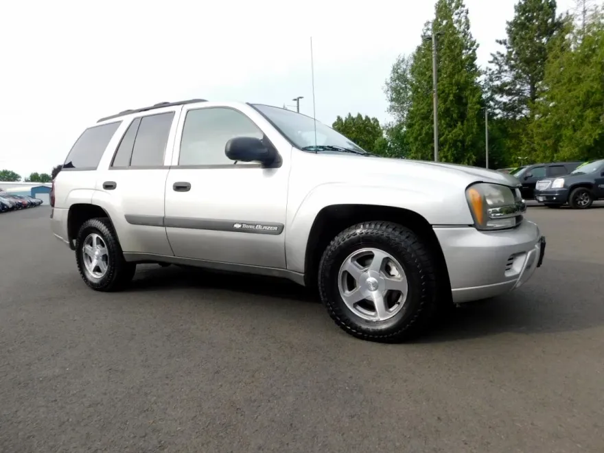 2004 Chevrolet Trailblazer LS photo 1