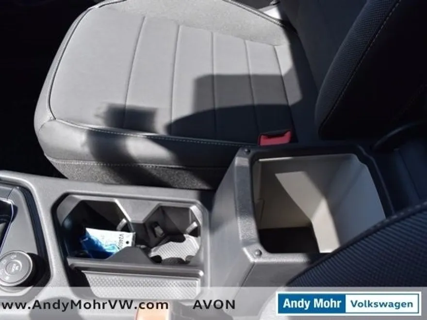 2024 Volkswagen Taos SE photo 30