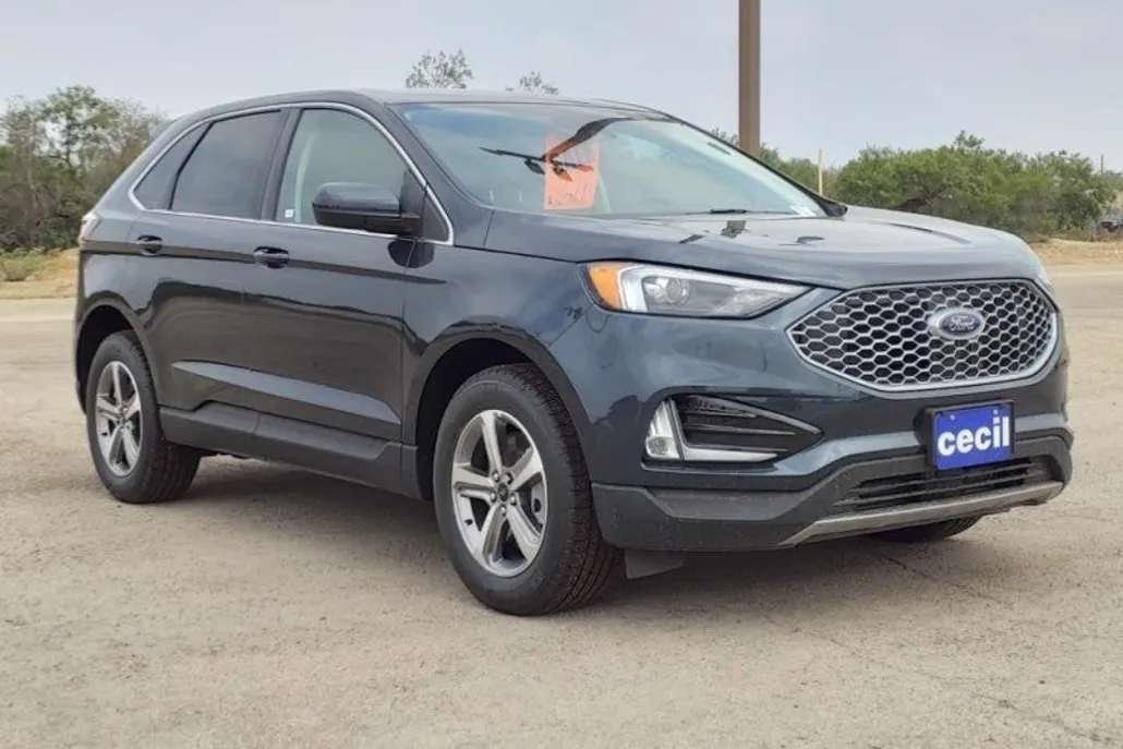 2024 Ford Edge SEL photo 1