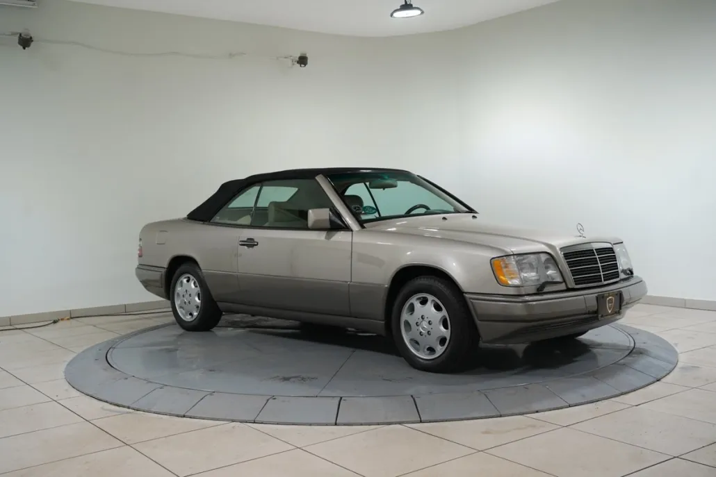1995 Mercedes Benz E 320 photo 1