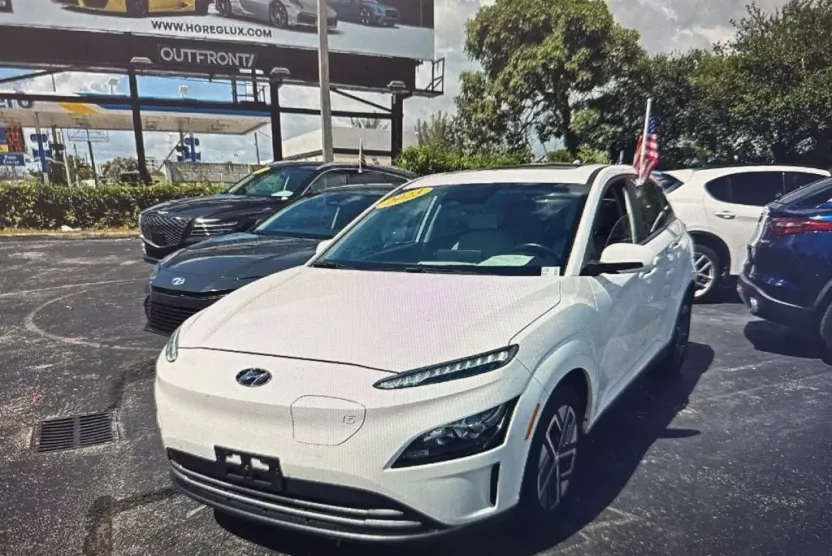 2023 Hyundai Kona Electric SEL photo 1