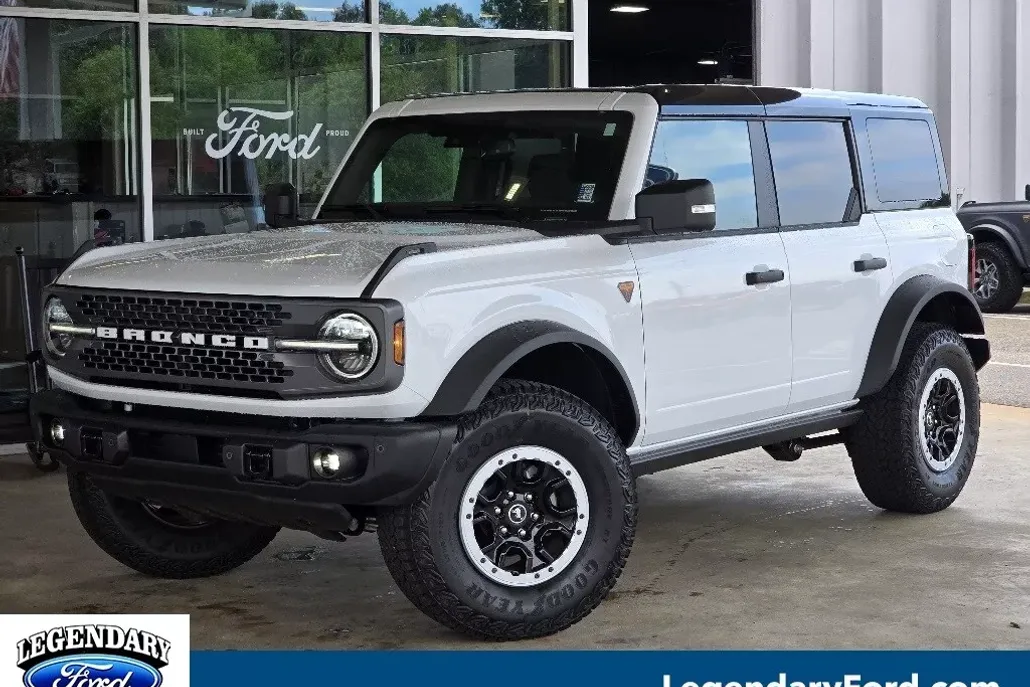 2025 Ford Bronco Badlands photo 1