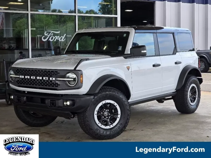2025 Ford Bronco Badlands photo 1