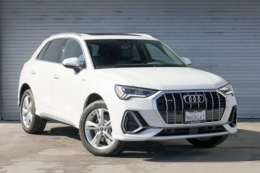 2023 Audi Q3 S line Premium Plus photo 1
