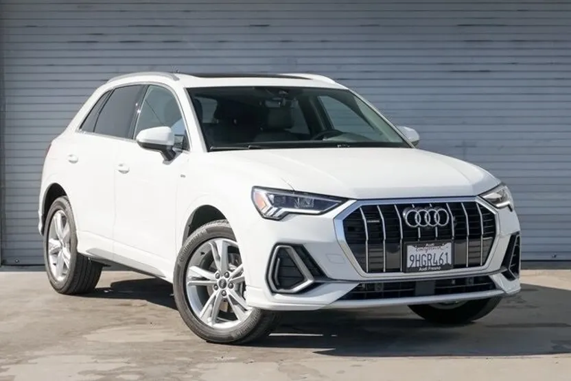 2023 Audi Q3 S line Premium Plus photo 1