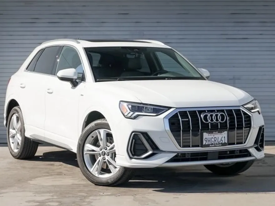 2023 Audi Q3 S line Premium Plus photo 1