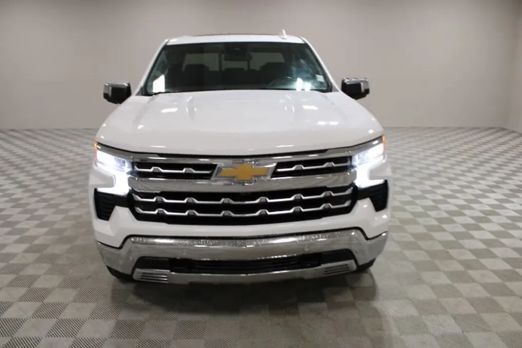 2023 Chevrolet Silverado 1500 LTZ photo 1