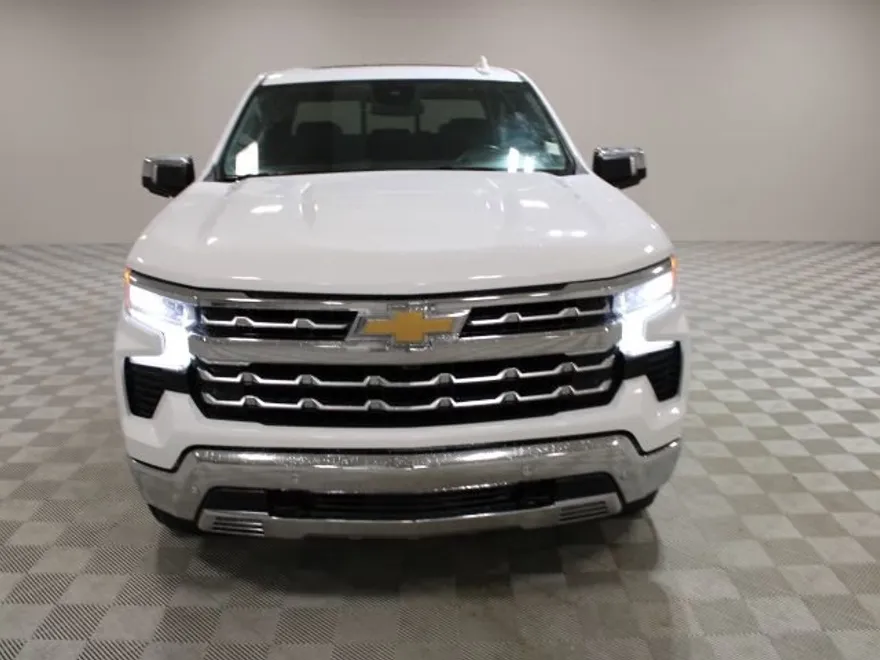 2023 Chevrolet Silverado 1500 LTZ photo 1
