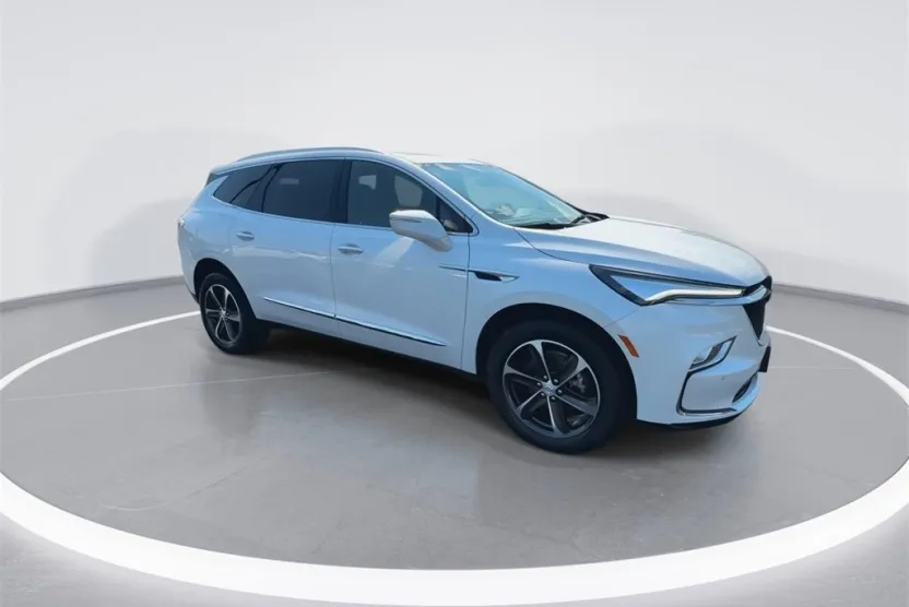 2022 Buick Enclave Essence photo 1