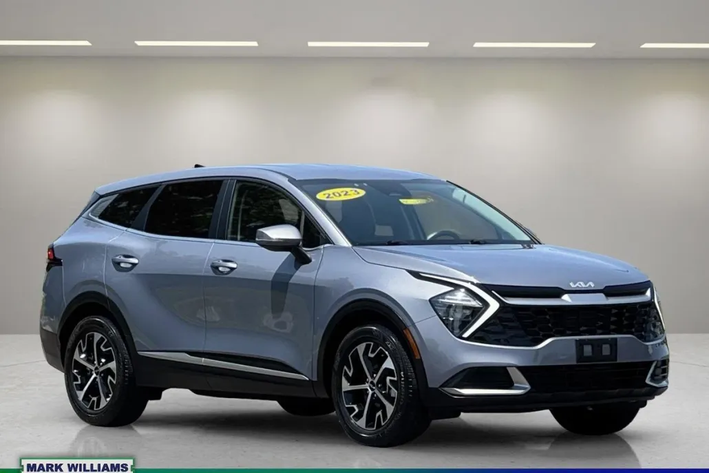 2023 Kia Sportage EX photo 1