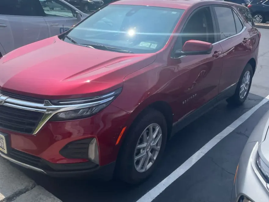 2024 Chevrolet Equinox LT photo 1