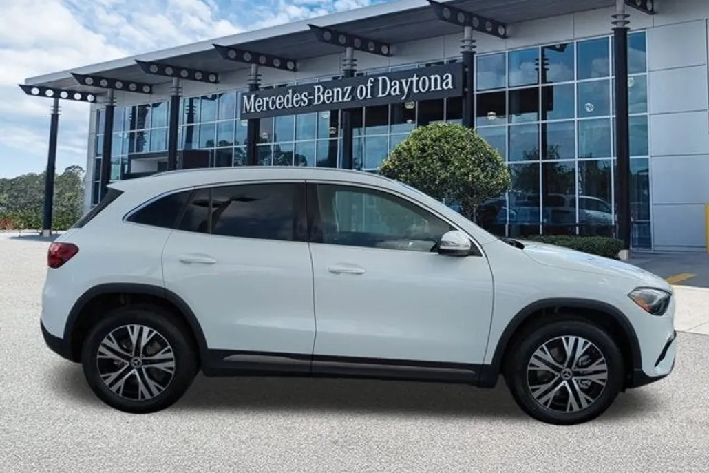 2026 Mercedes Benz GLA 250 photo 1