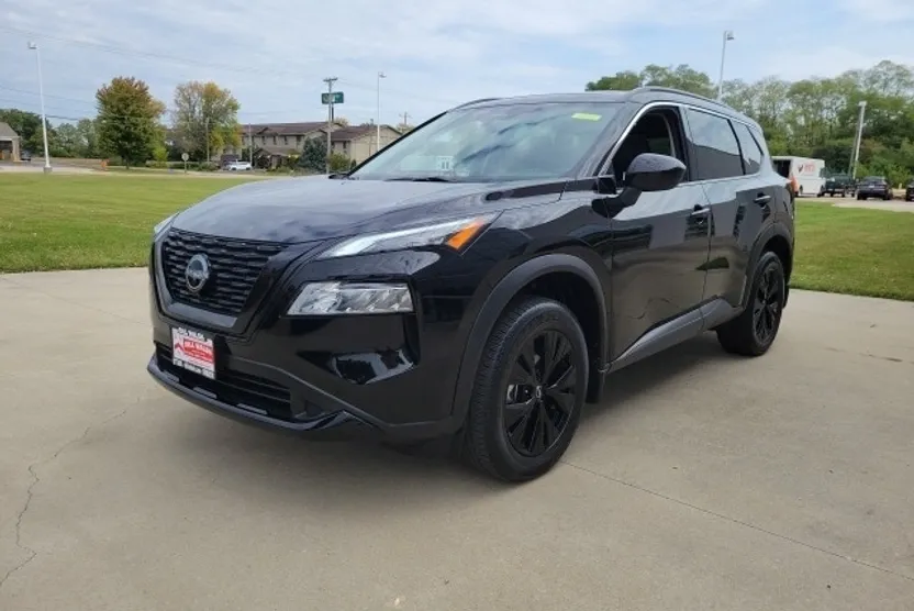 2023 Nissan Rogue SV photo 1