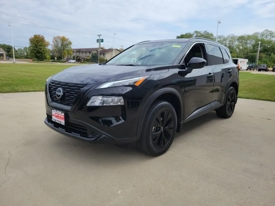 2023 Nissan Rogue SV photo 1