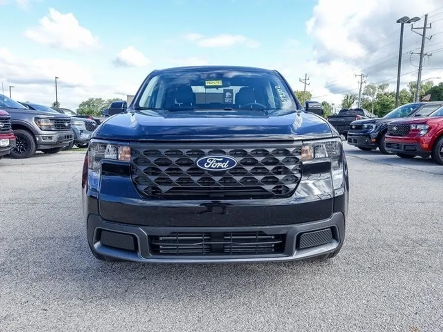 2025 Ford Maverick XLT photo 1