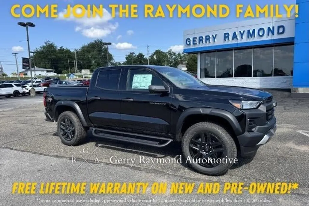 2025 Chevrolet Colorado Trail Boss photo 1