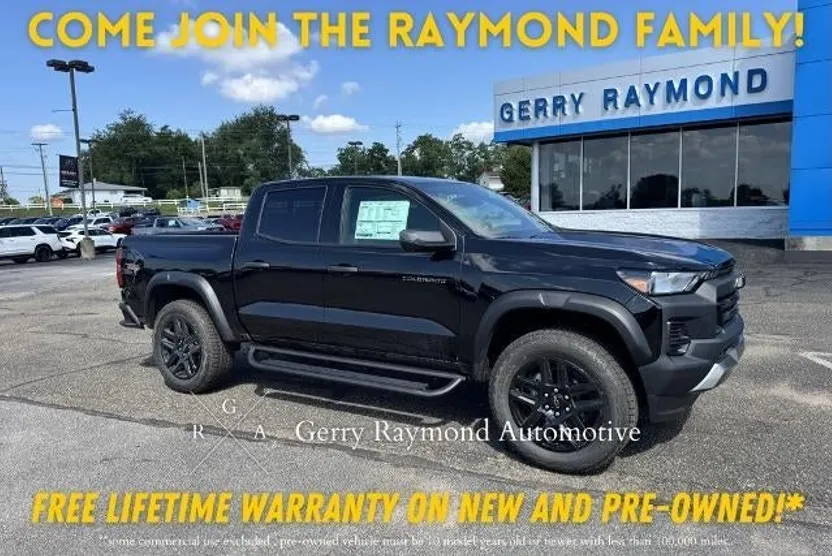 2025 Chevrolet Colorado Trail Boss photo 1