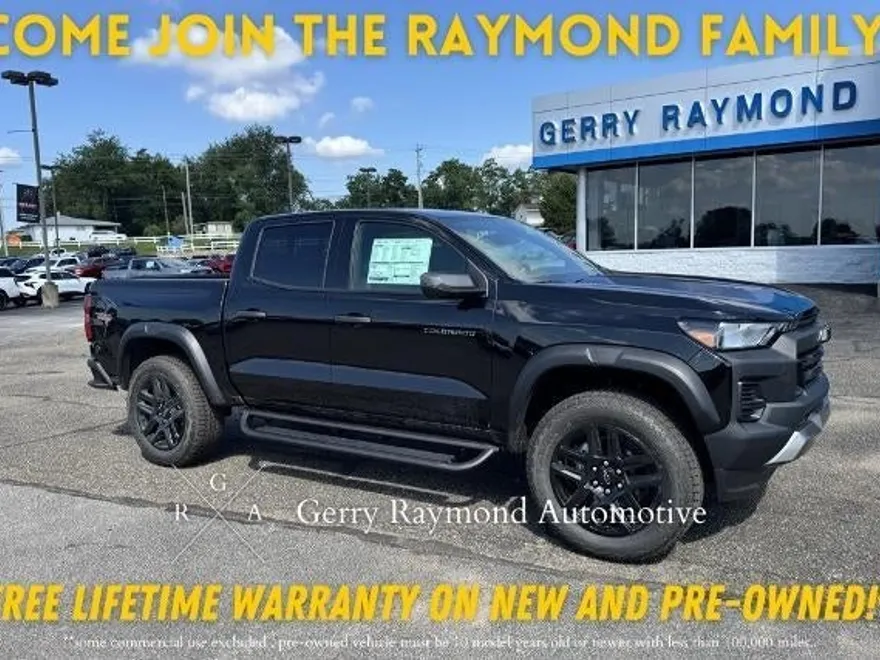2025 Chevrolet Colorado Trail Boss photo 1