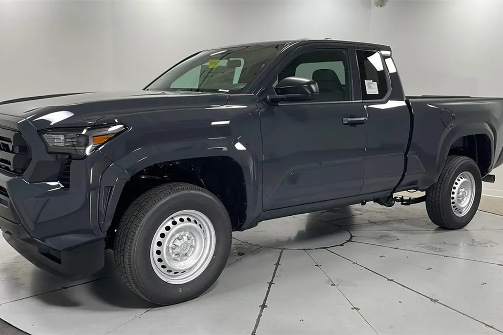 2025 Toyota Tacoma SR XtraCab photo 1