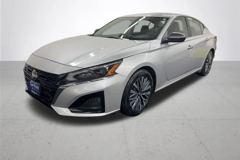 2024 Nissan Altima 2.5 SV photo 1